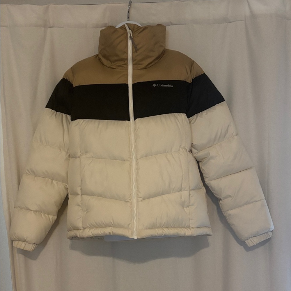 Columbia Women's Cream, Tan, and Black Puffer Jacket